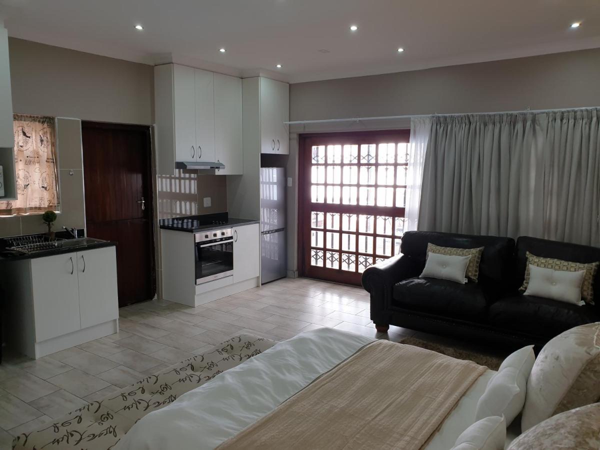 Pongola Road Self Catering Accommodation Uitenhage Экстерьер фото