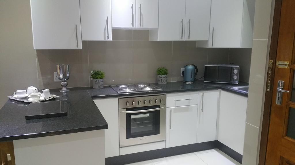 Pongola Road Self Catering Accommodation Uitenhage Экстерьер фото
