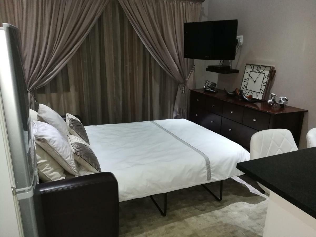 Pongola Road Self Catering Accommodation Uitenhage Экстерьер фото